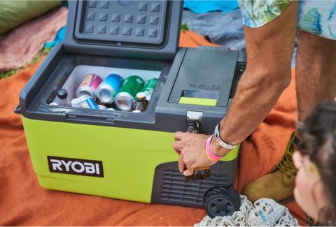 Frigobox met compressor voor in de wagen of kampeertrip.