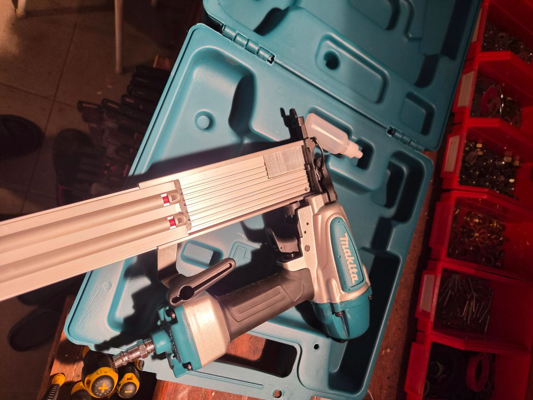 Makita nagelpistool op luchtdruk