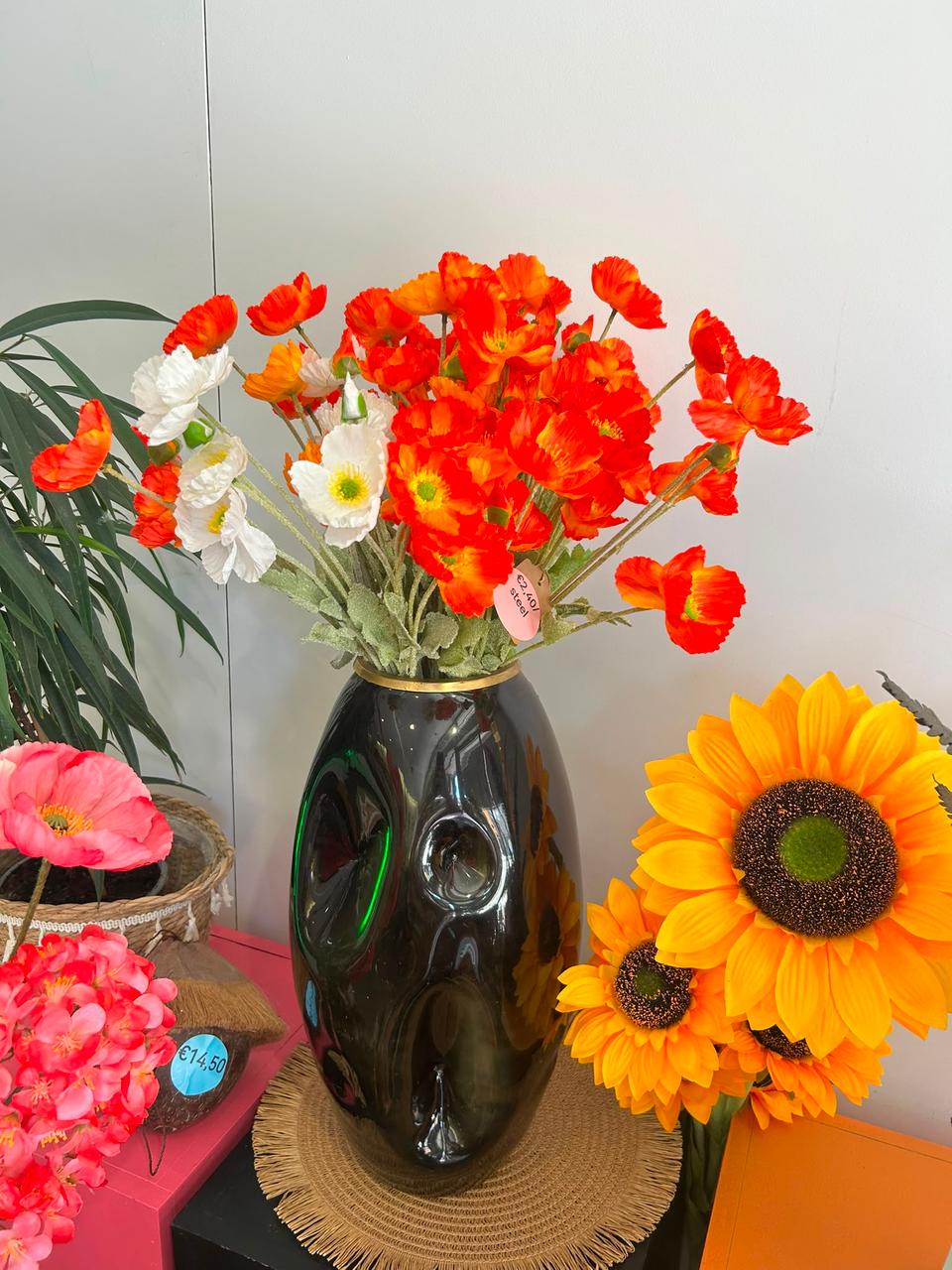 Vaas + zijdebloemen klaprozen
