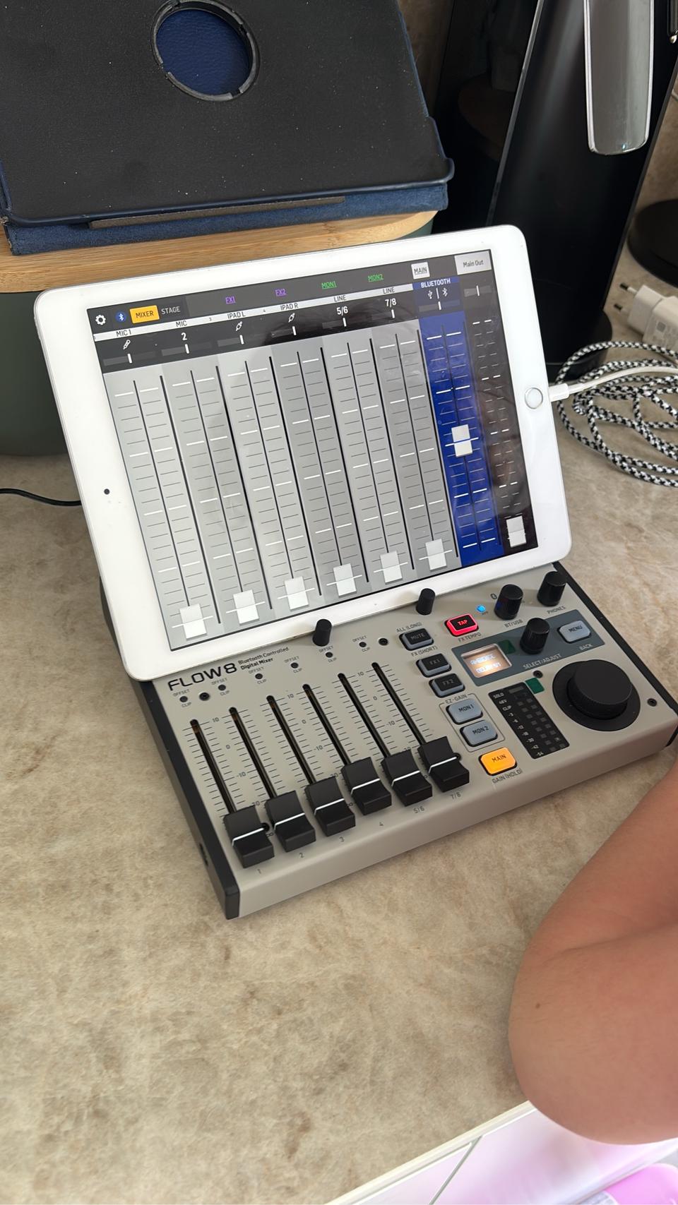Behringer Flow 8 Digitale mixer