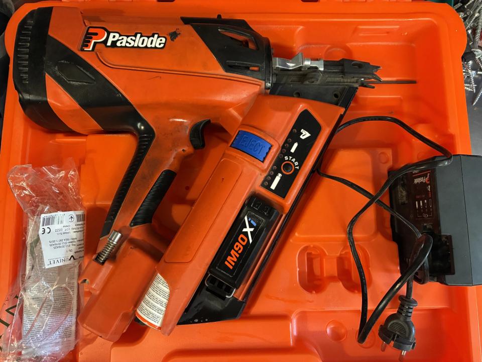 Paslode IM90Xi