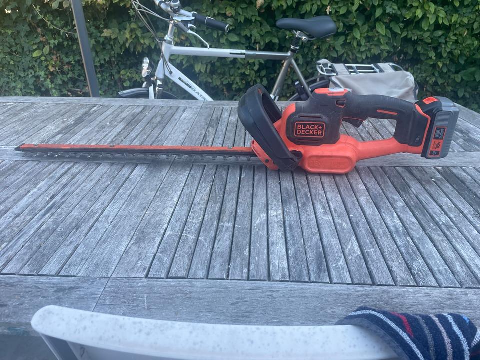 Heggenschaar met 18V batterij Black & Dekker